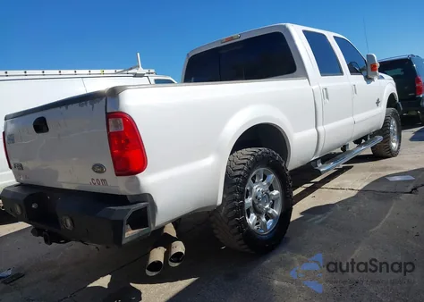 2015 Ford F-250 Lariat из США, поврежденный, VIN 1FT7W2BT7FED38748